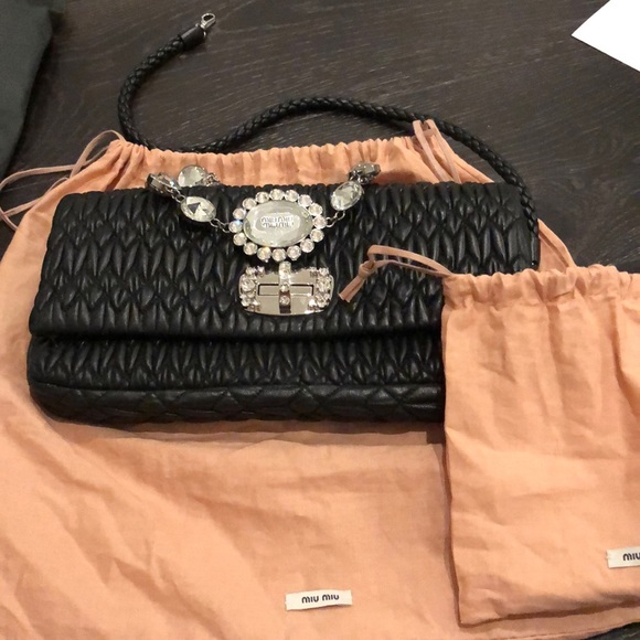 Gorgeous supple leather miu miu handbag. Like New - Picture 1 of 4